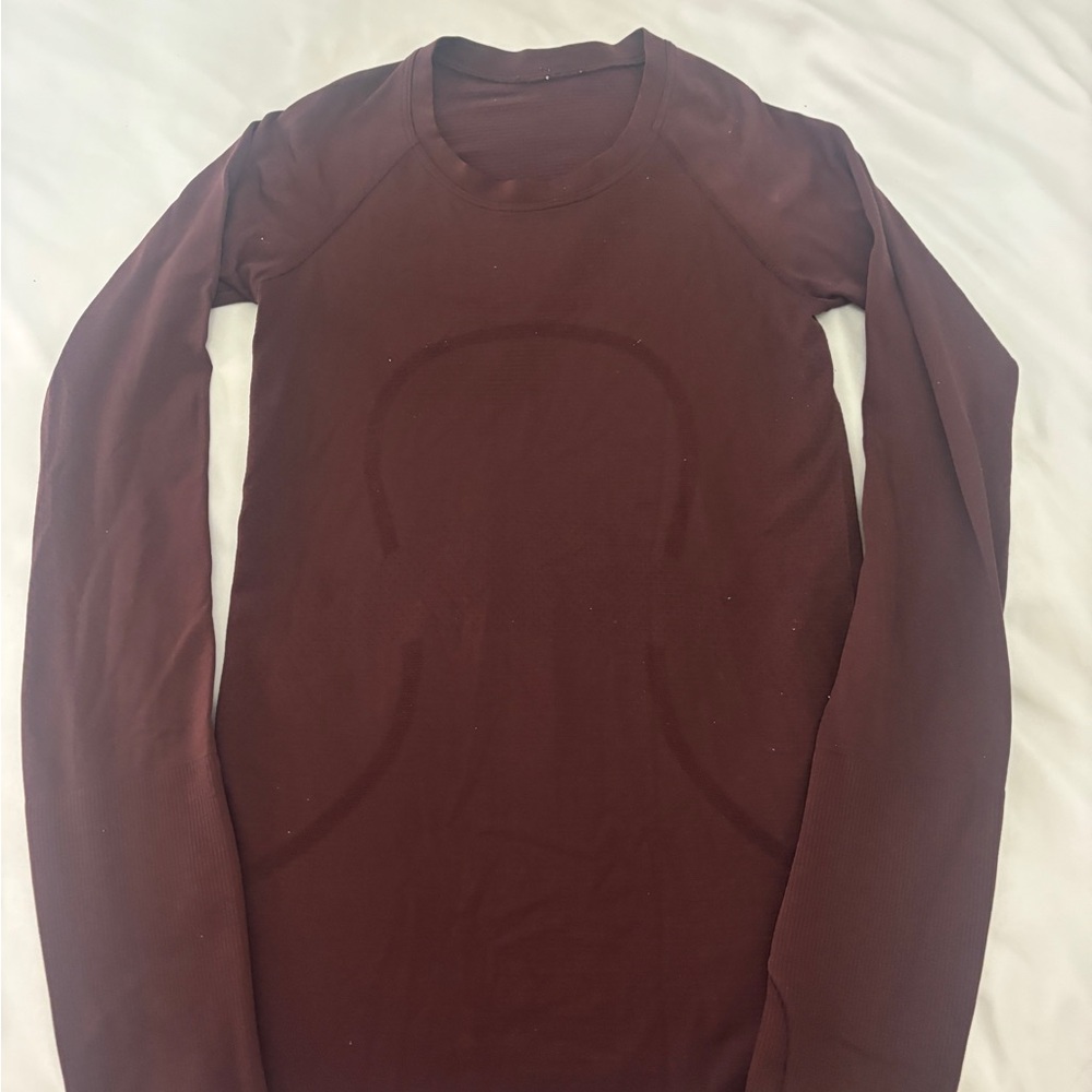 lululemon long sleeve swiftly tech size 0-2 burgundy